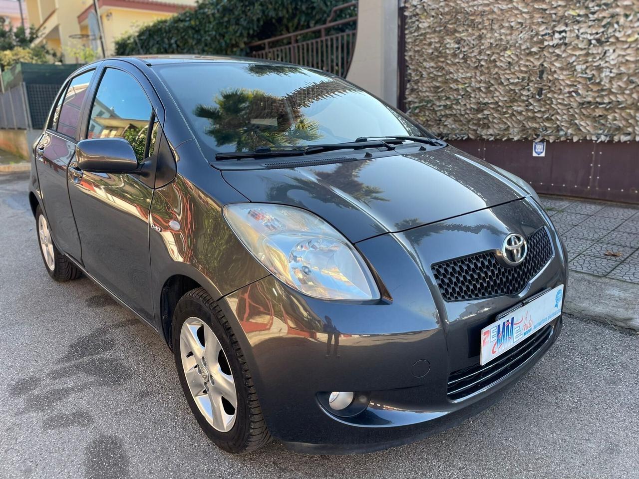 Toyota Yaris 1.4 D-4D 5 porte M-MT Navi