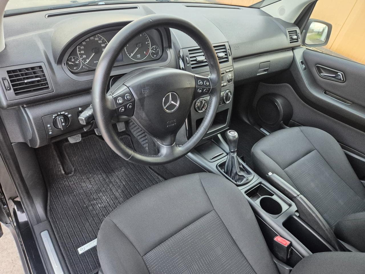 Mercedes-benz A 160 CDI BlueEFFICIENCY Avantgarde