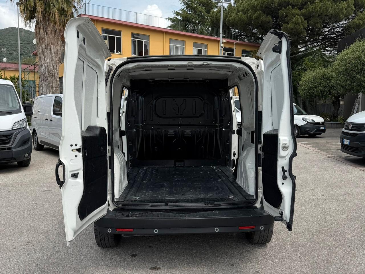 FIAT DOBLO' MAXI 1.6 DOPPIA PORTA LAT FURG