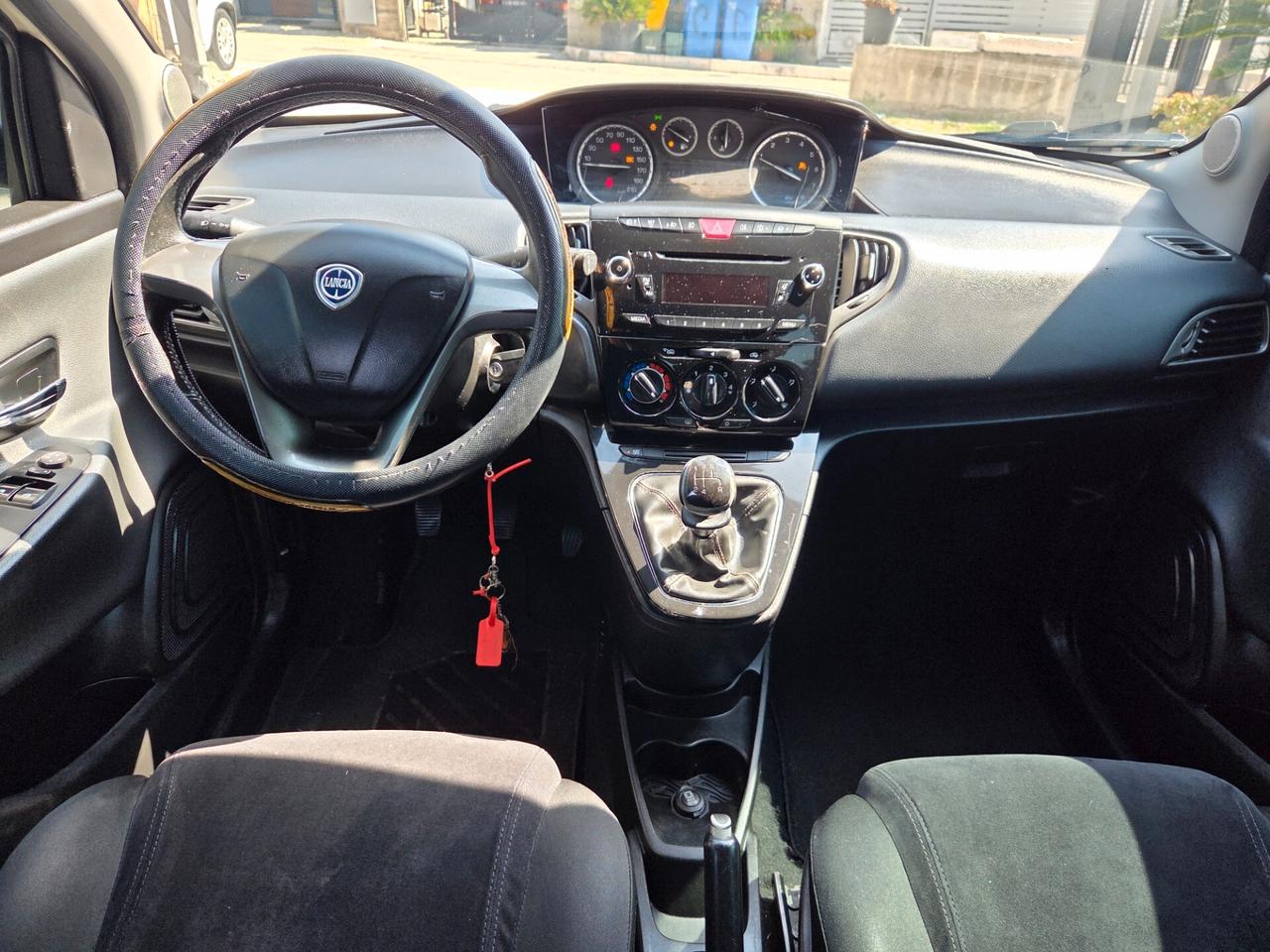 Lancia Ypsilon 1.2 69 CV 5 porte GPL Ecochic Silver