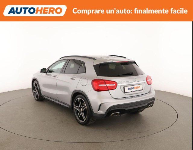 MERCEDES-BENZ GLA 200 d Automatic Premium