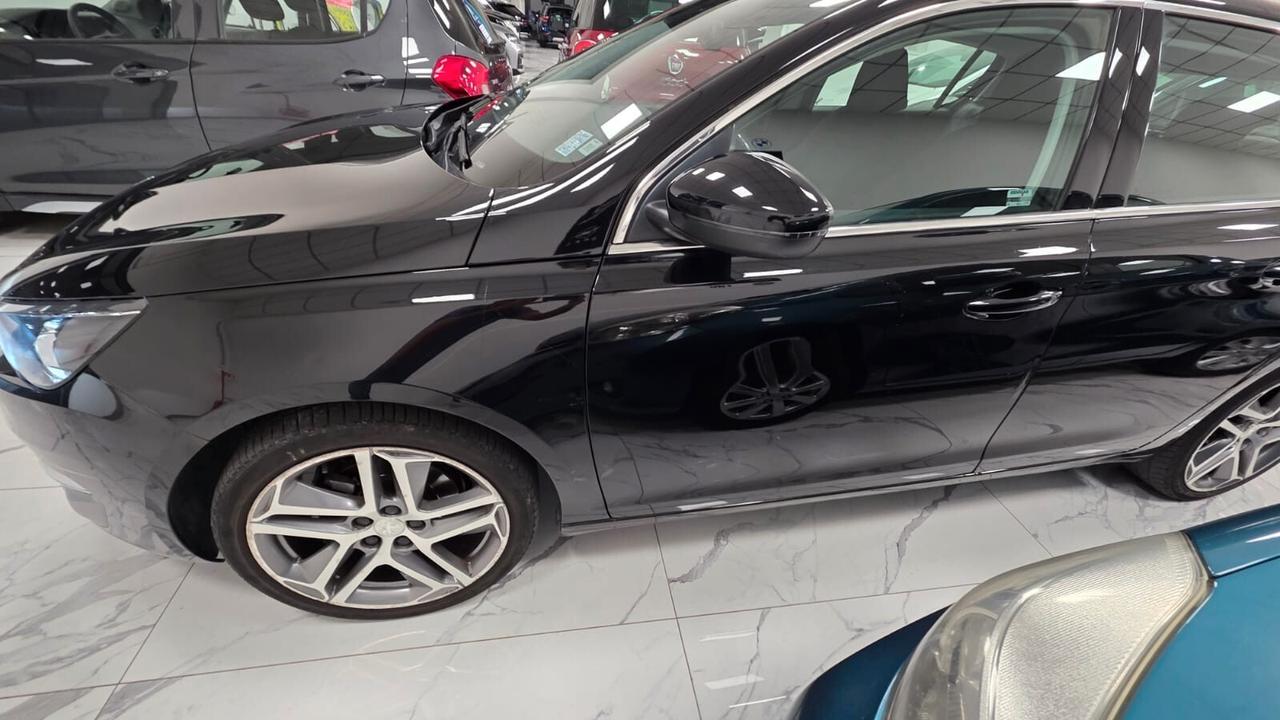 Peugeot 308 BlueHDi 120 S&S EAT6 Allure