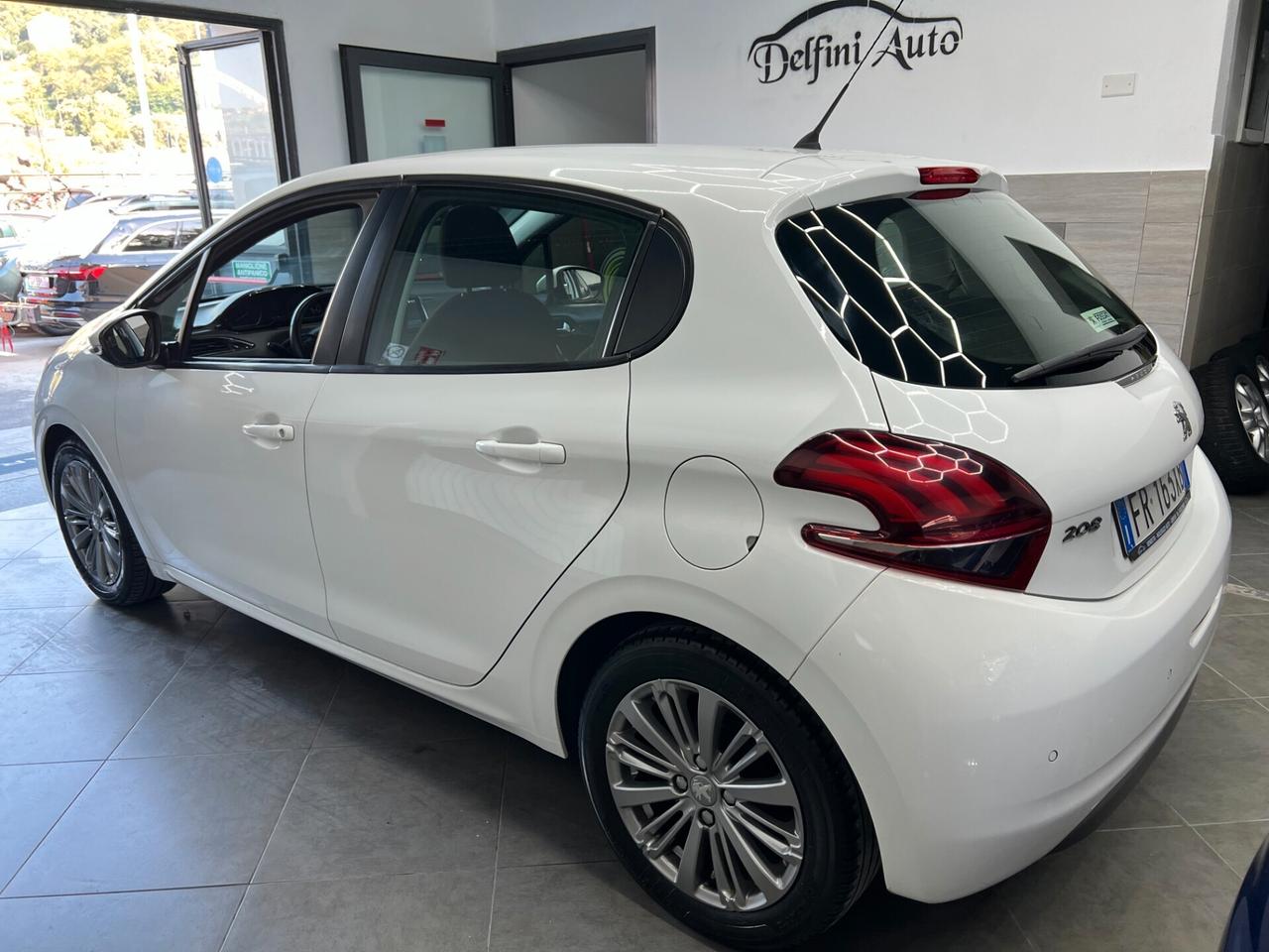 Peugeot 208 PureTech 82 5 porte Allure