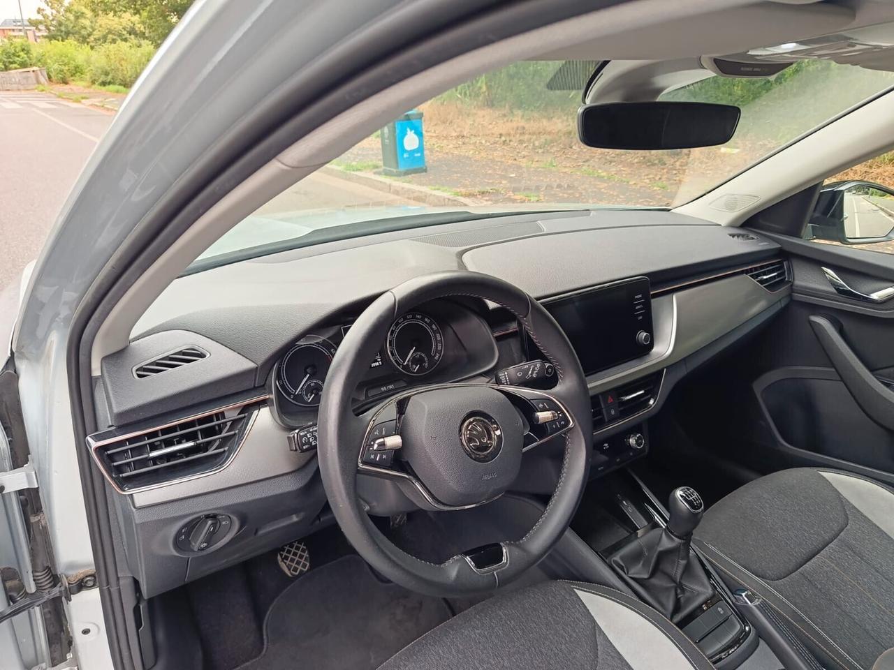 Skoda Kamiq 1.0 TSI BLACK DOTS