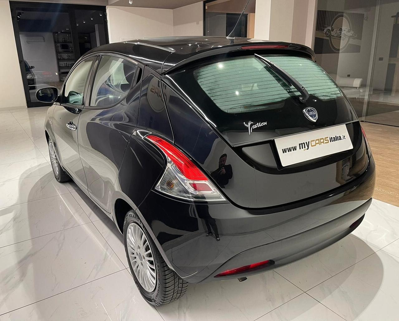 Lancia Ypsilon 1.2 69 CV 5 porte S&S Platinum