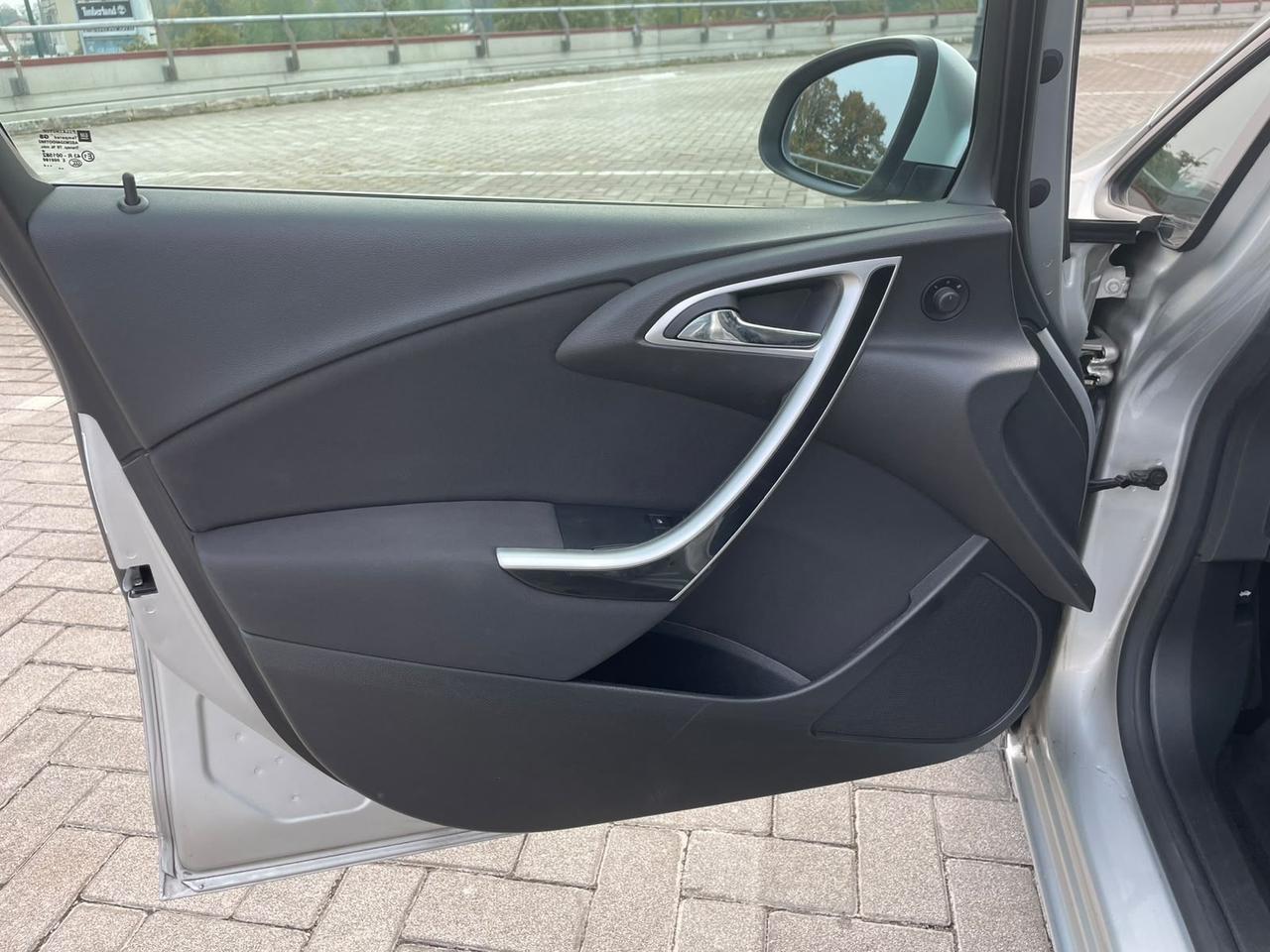 Opel Astra 1.4 100CV 5 porte Cosmo