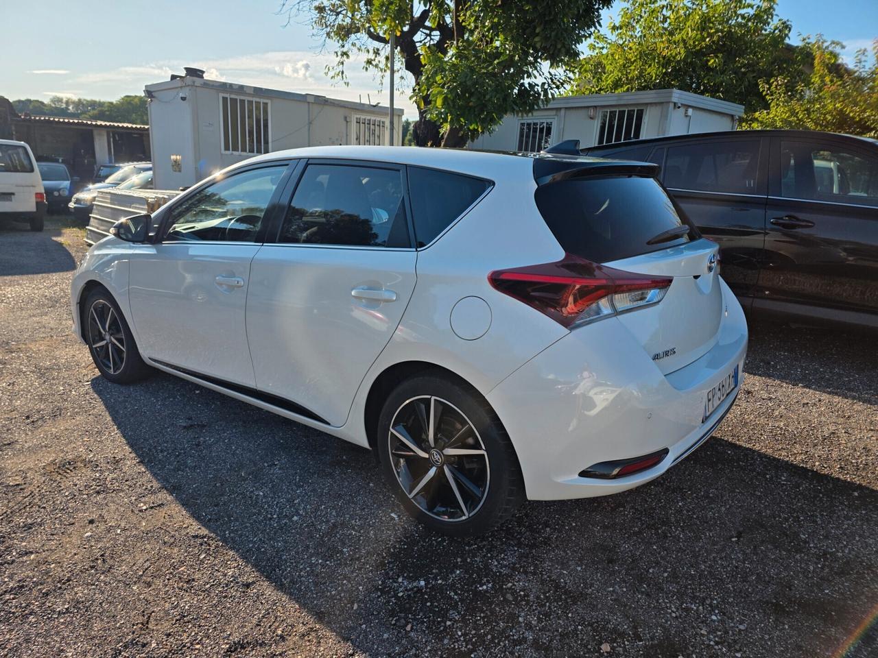 Toyota Auris 1.8 Hybrid Business