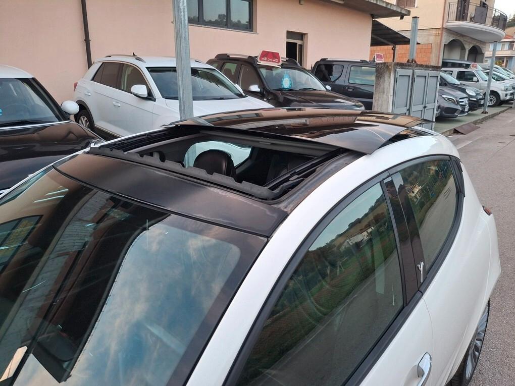 Lancia Ypsilon 1.2 Platinum TETTO-PELLE-CERCHIO 16