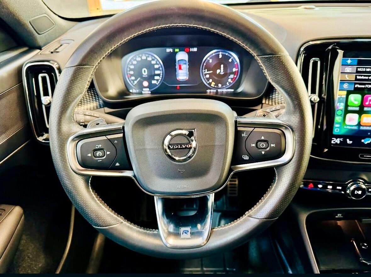 Volvo XC40 D3 R-design - R.Cam - CarPlay