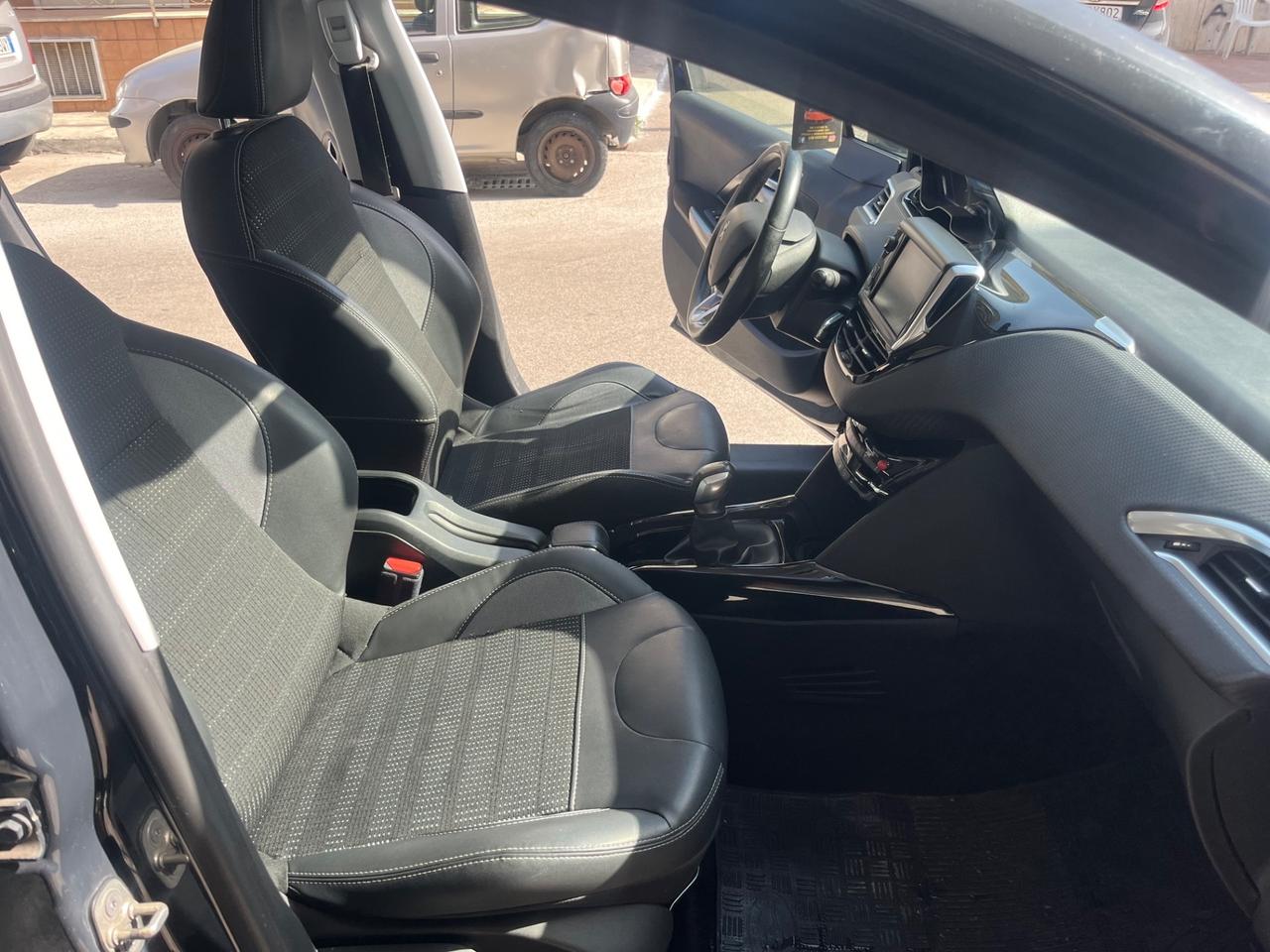 Peugeot 2008 BlueHDi 100 GT Line 2017
