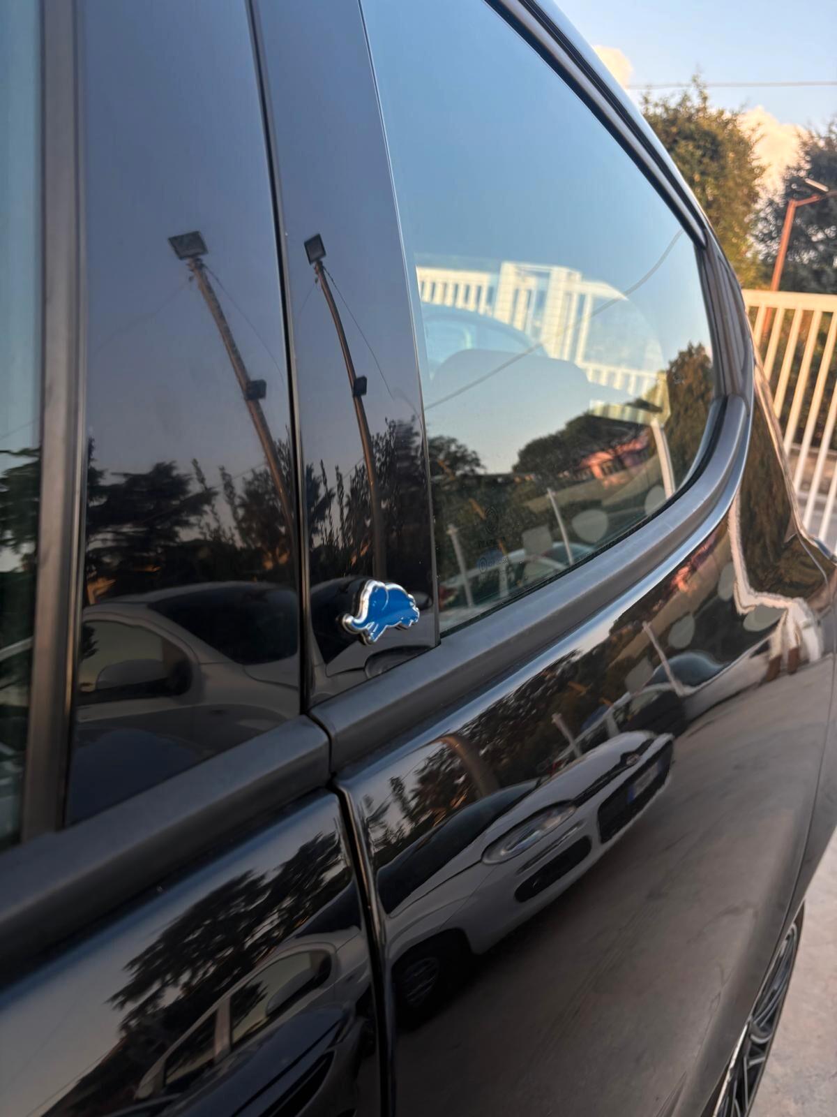 Lancia Ypsilon 1.2 69 CV 5 porte GPL Ecochic Elefantino Blu