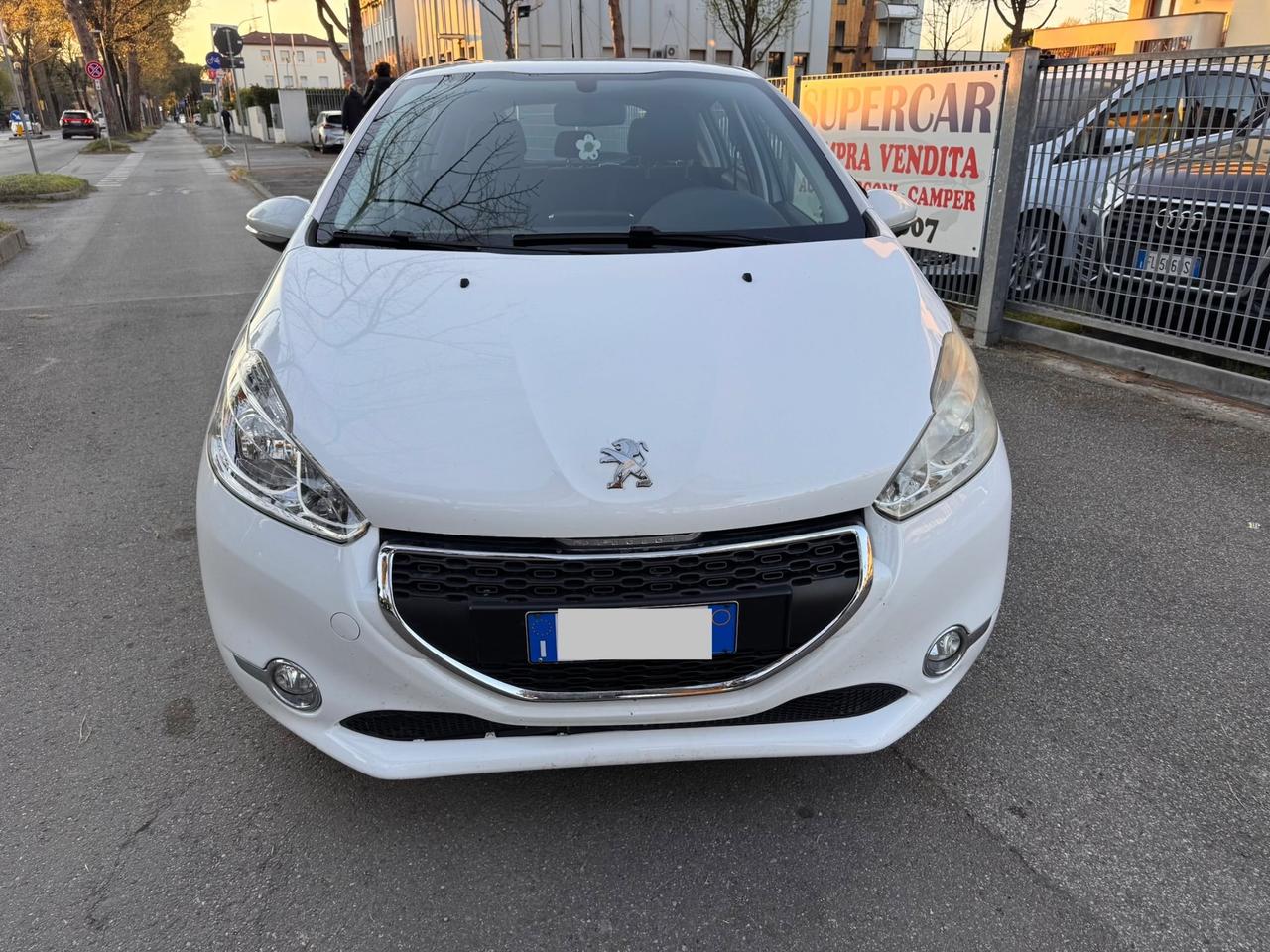 Peugeot 208 1.4 HDi 68 CV 5 p neopaten garanzia 12 m