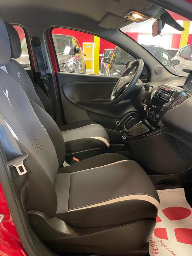 LANCIA Ypsilon 1.2 69 CV 5 porte *ok guida neo patentati*