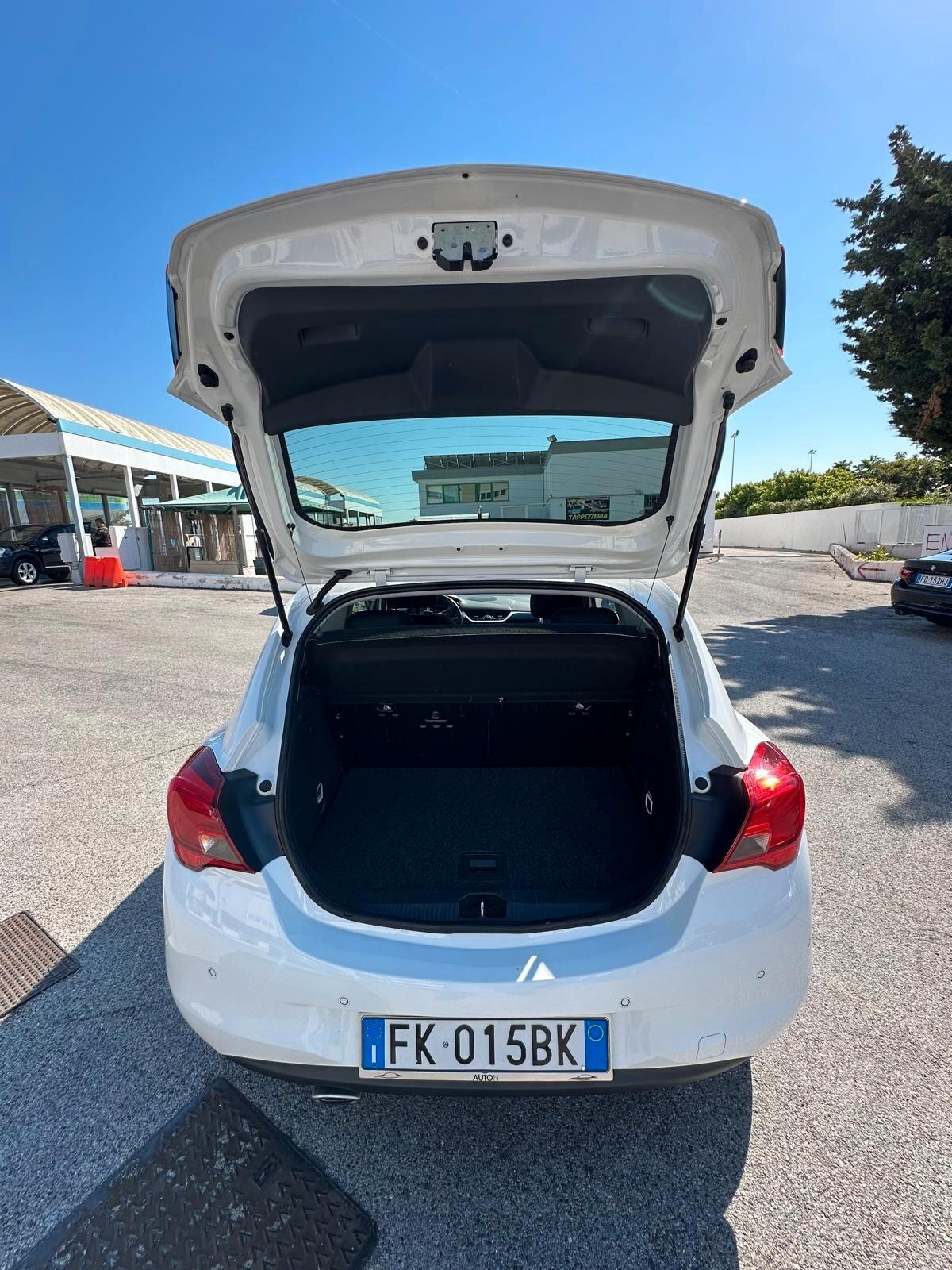 Opel Corsa 1.3 CDTI Coupé b-Color