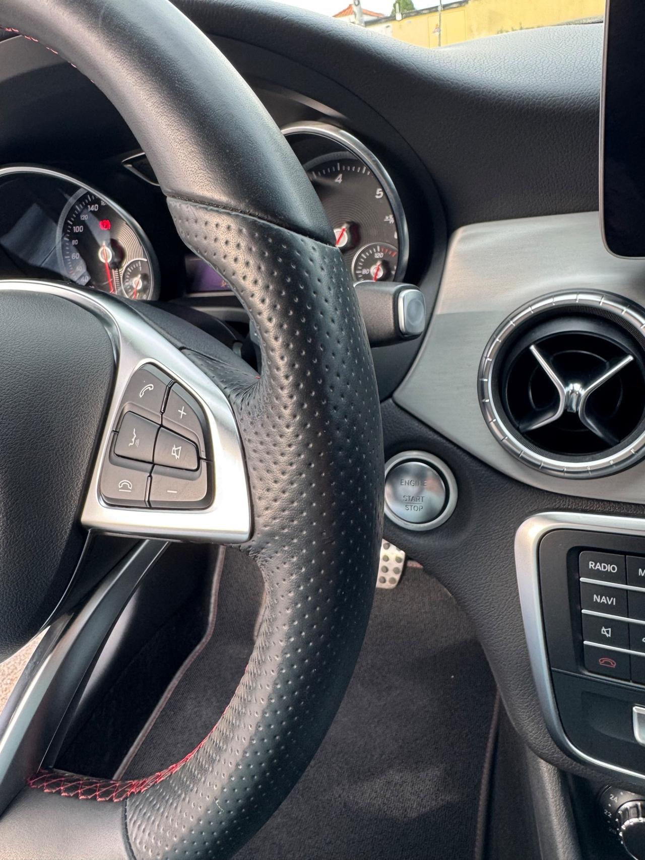 Mercedes CLA 200 d PREMIUM AMG