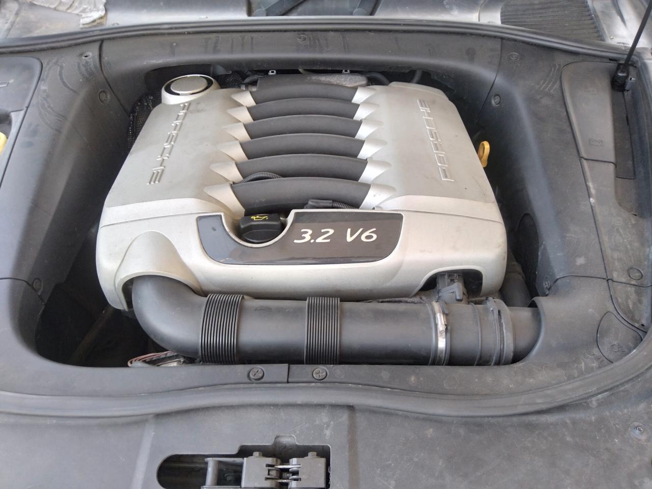 Porsche Cayenne 3.2 V6 250cv cambio manuale 6marce