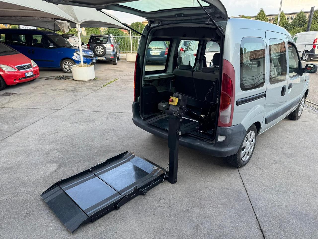 Renault Kangoo 1.2 16V TRASPORTO DISABILI