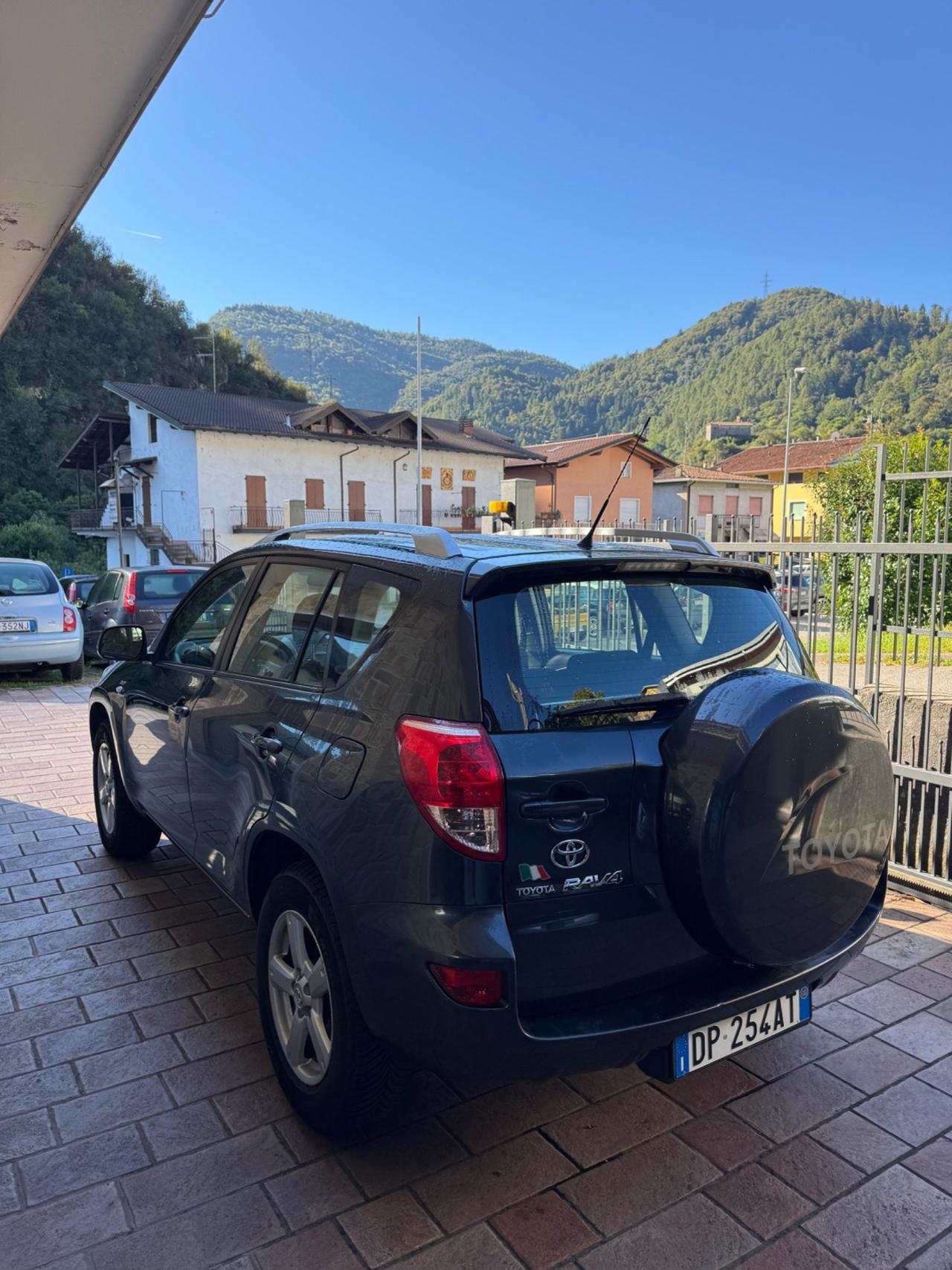 Toyota RAV 4 RAV4 2.2 D-4D 136 CV Sol
