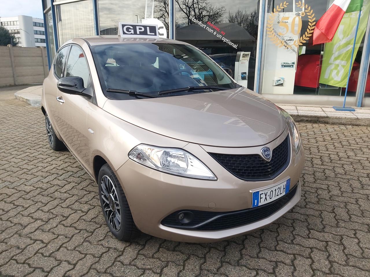 Lancia Ypsilon 1.2 69 CV 5 porte GPL Ecochic Gold