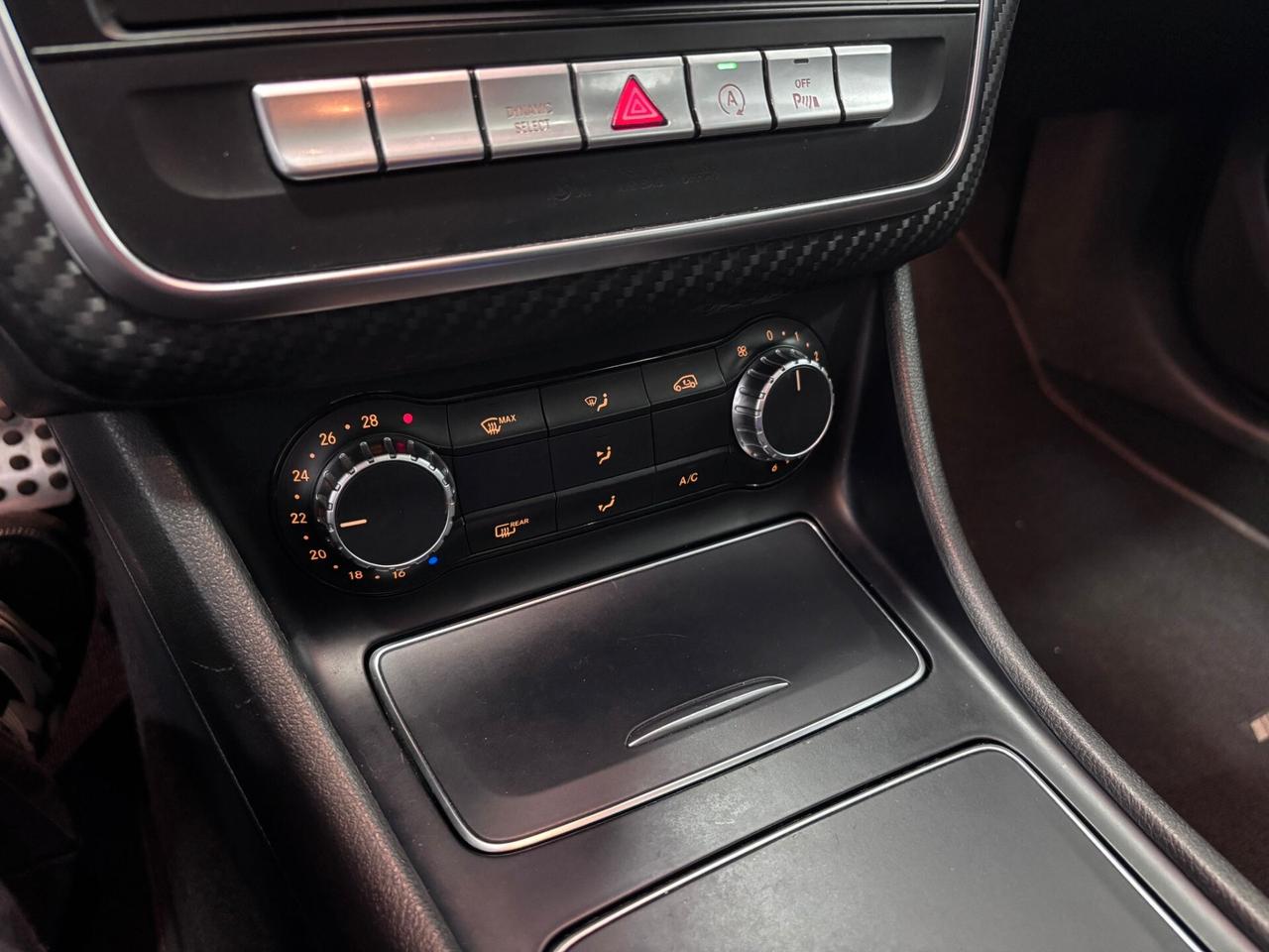 MERCEDES-BENZ A180D PREMIUM AMG TETTO-NAVI-LED