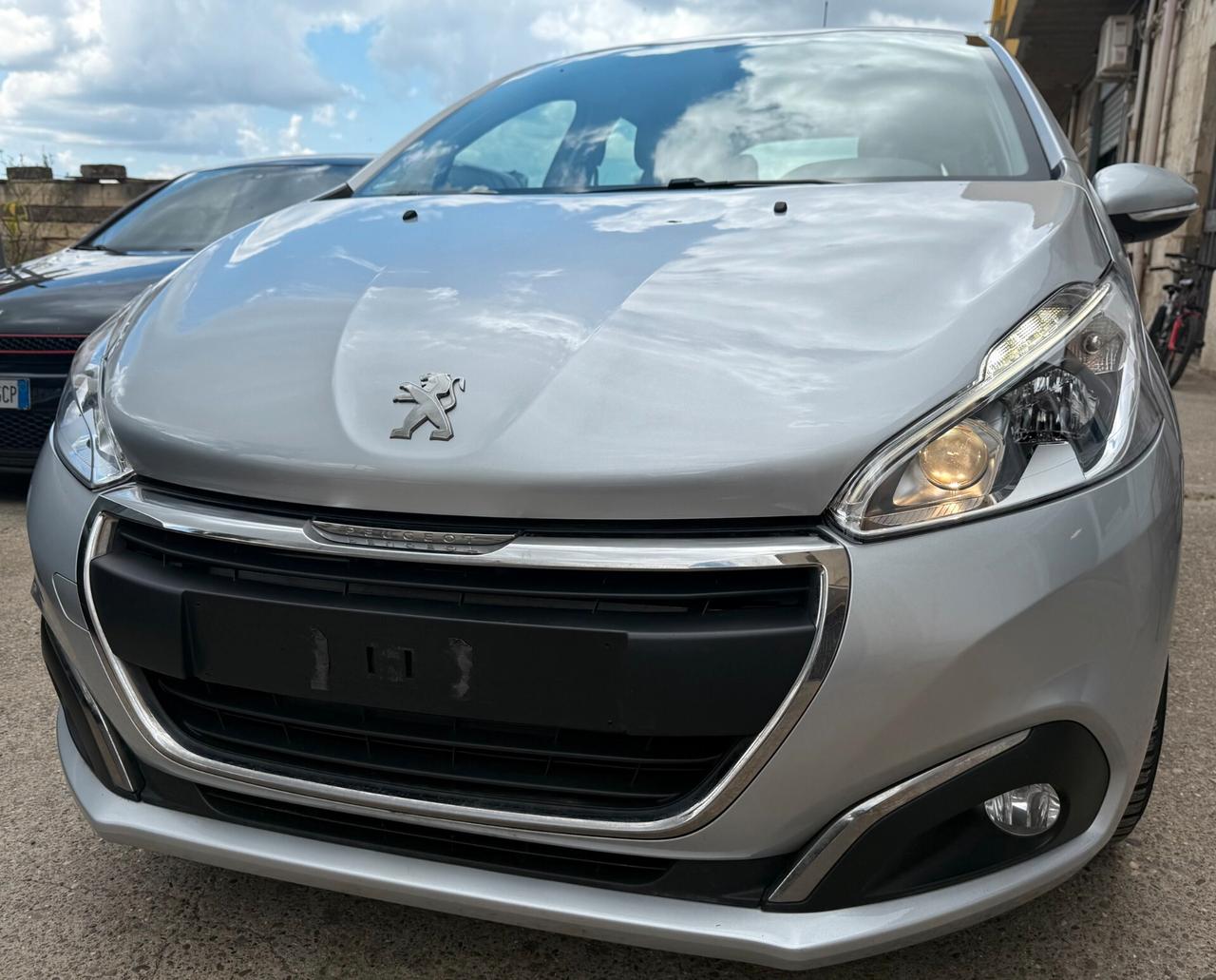 Peugeot 208 PureTech 82 5 porte Allure