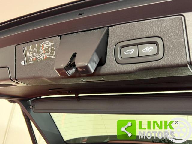 VOLVO XC60 B4 (d) Geartronic Momentum Pro TAGLIAND-GARANZIA