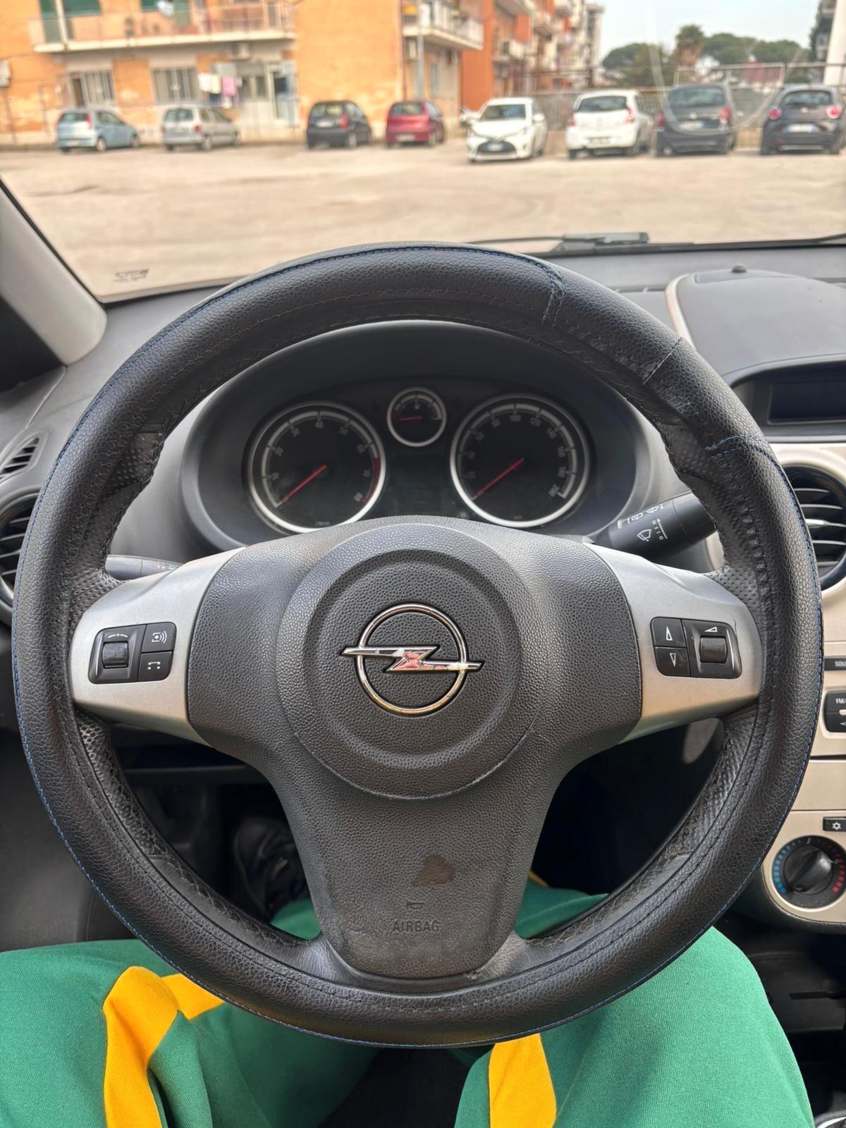 Opel Corsa 1.2i 16V cat 5 porte Club