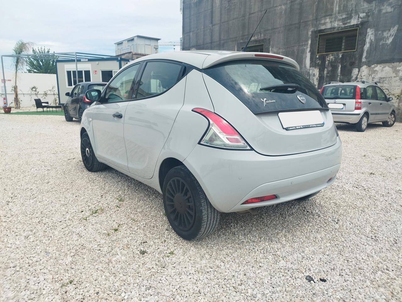 Lancia Ypsilon 5p 1.2 69cv EcoChic Gold Gpl