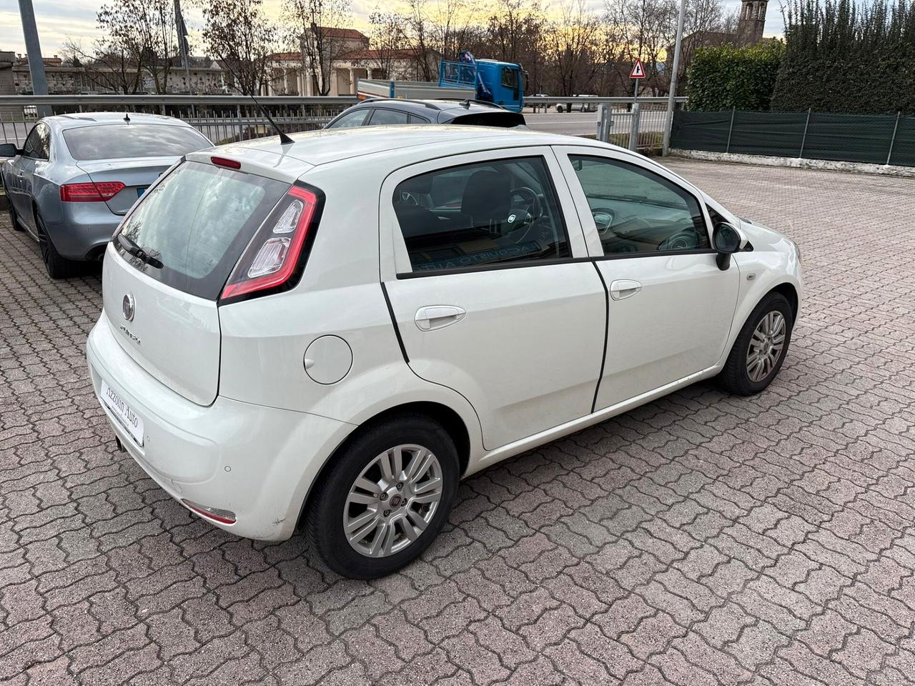 FIAT PUNTO EVO 1.3 MJT SI A NEOPATENTATI