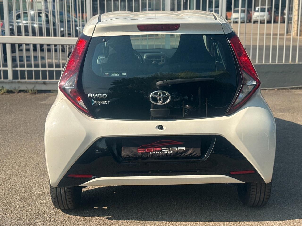 Toyota Aygo Connect 1.0 VVT-i 72 CV 5 porte x-play