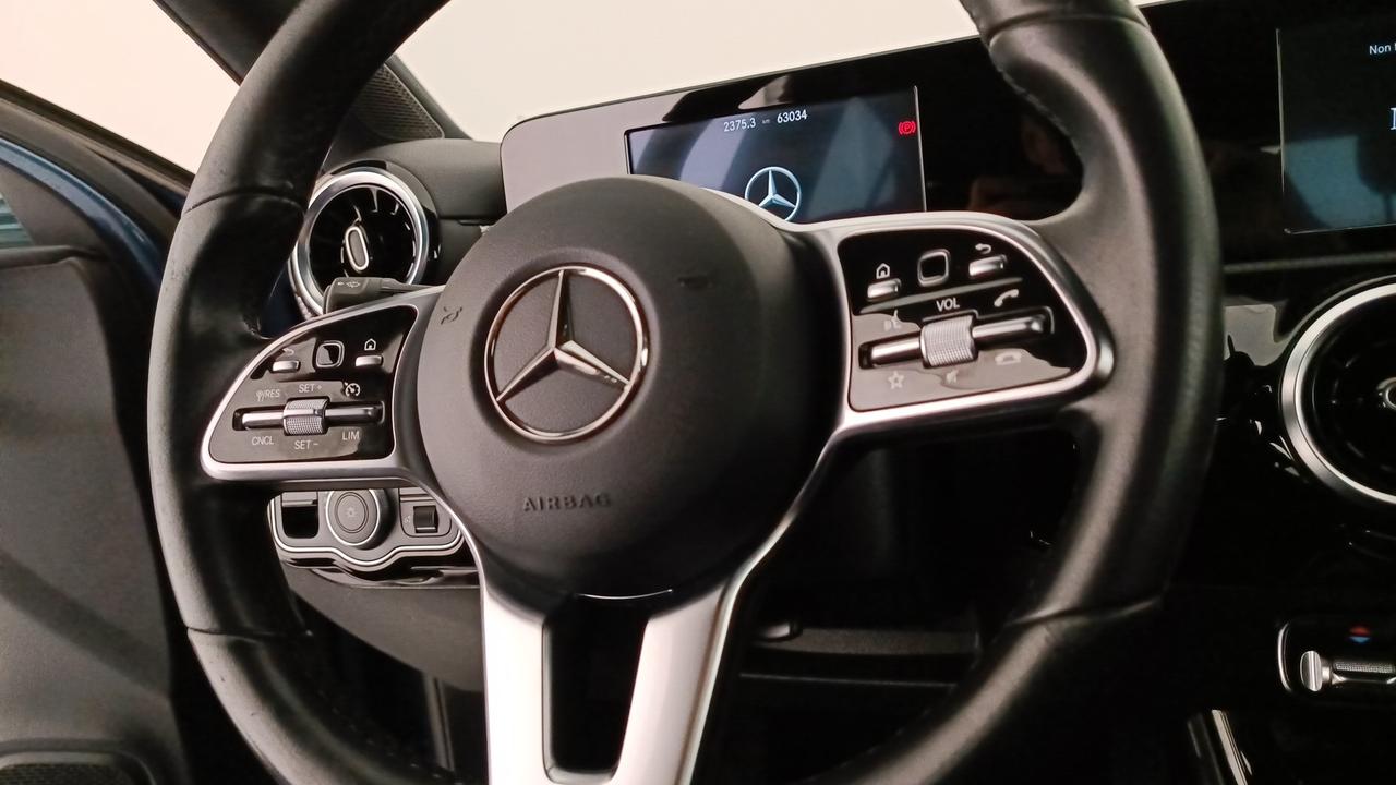 Mercedes-Benz A 180 d Sport auto