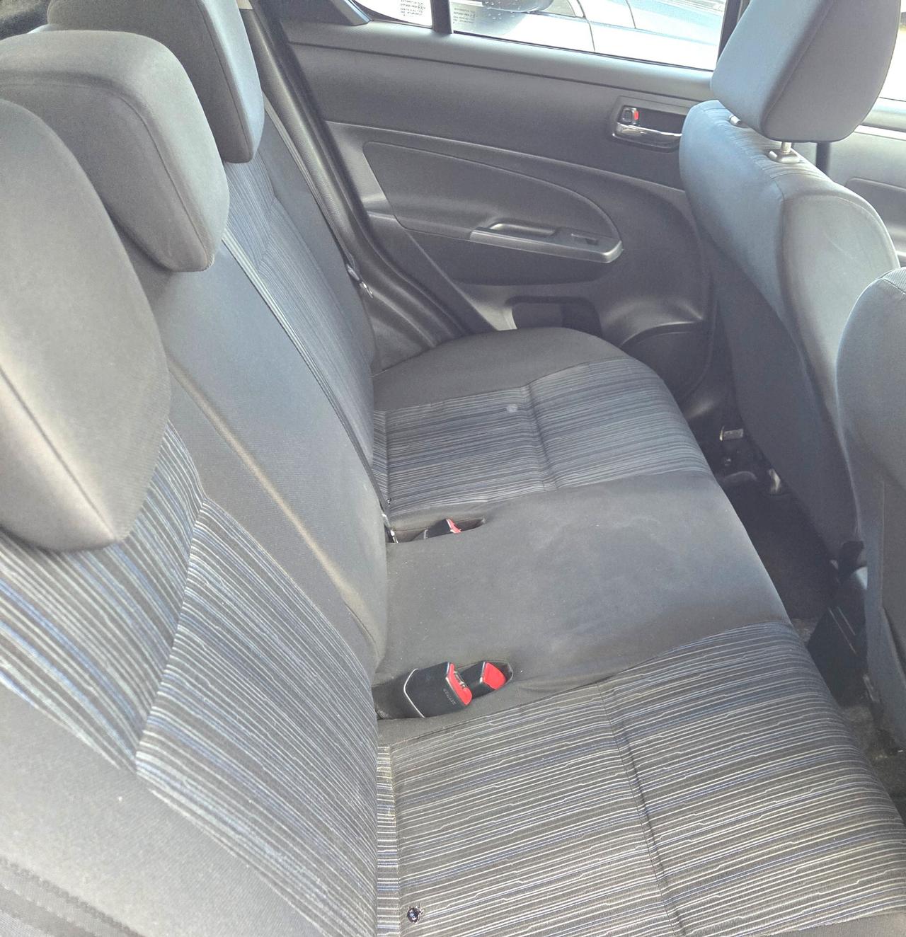 Suzuki Swift 1.3 DDiS FULL NAVI SENSORI TETTO GARANZIA