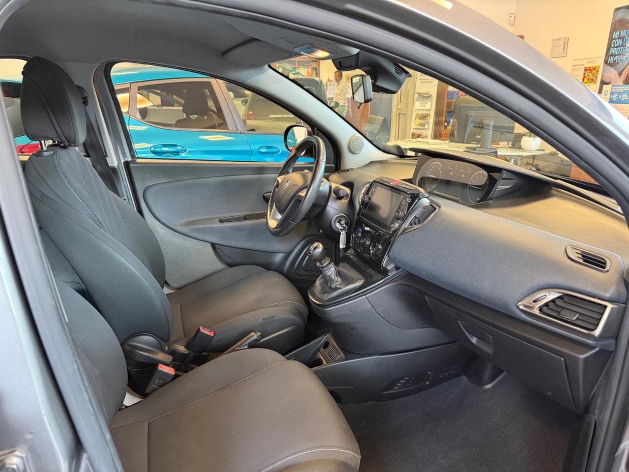 Lancia Ypsilon 1.0 FireFly 5 porte S&S Hybrid Ecochic Gold