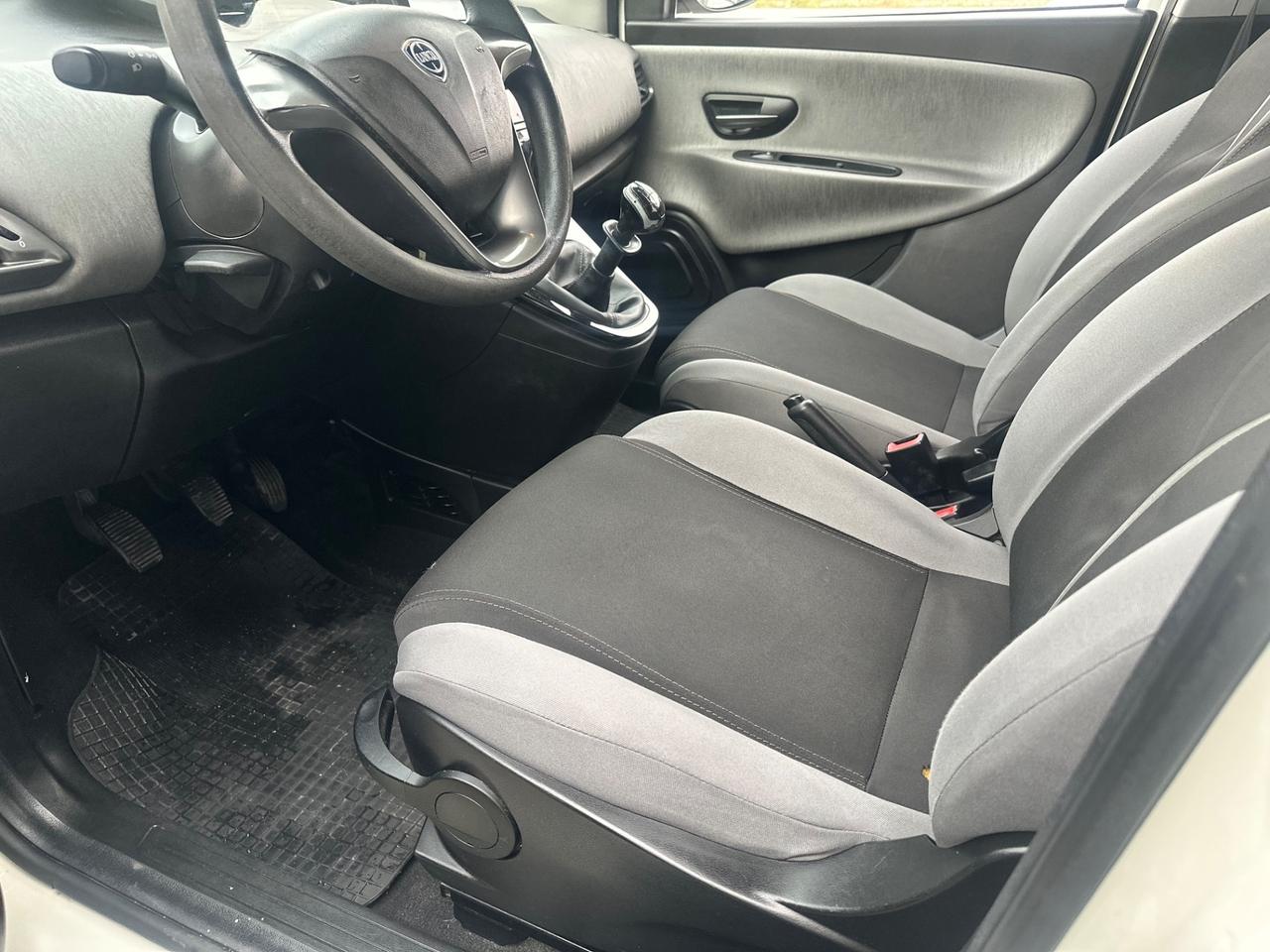 Lancia Ypsilon 0.9 TwinAir 85 CV 5 porte Metano Ecochic Gold