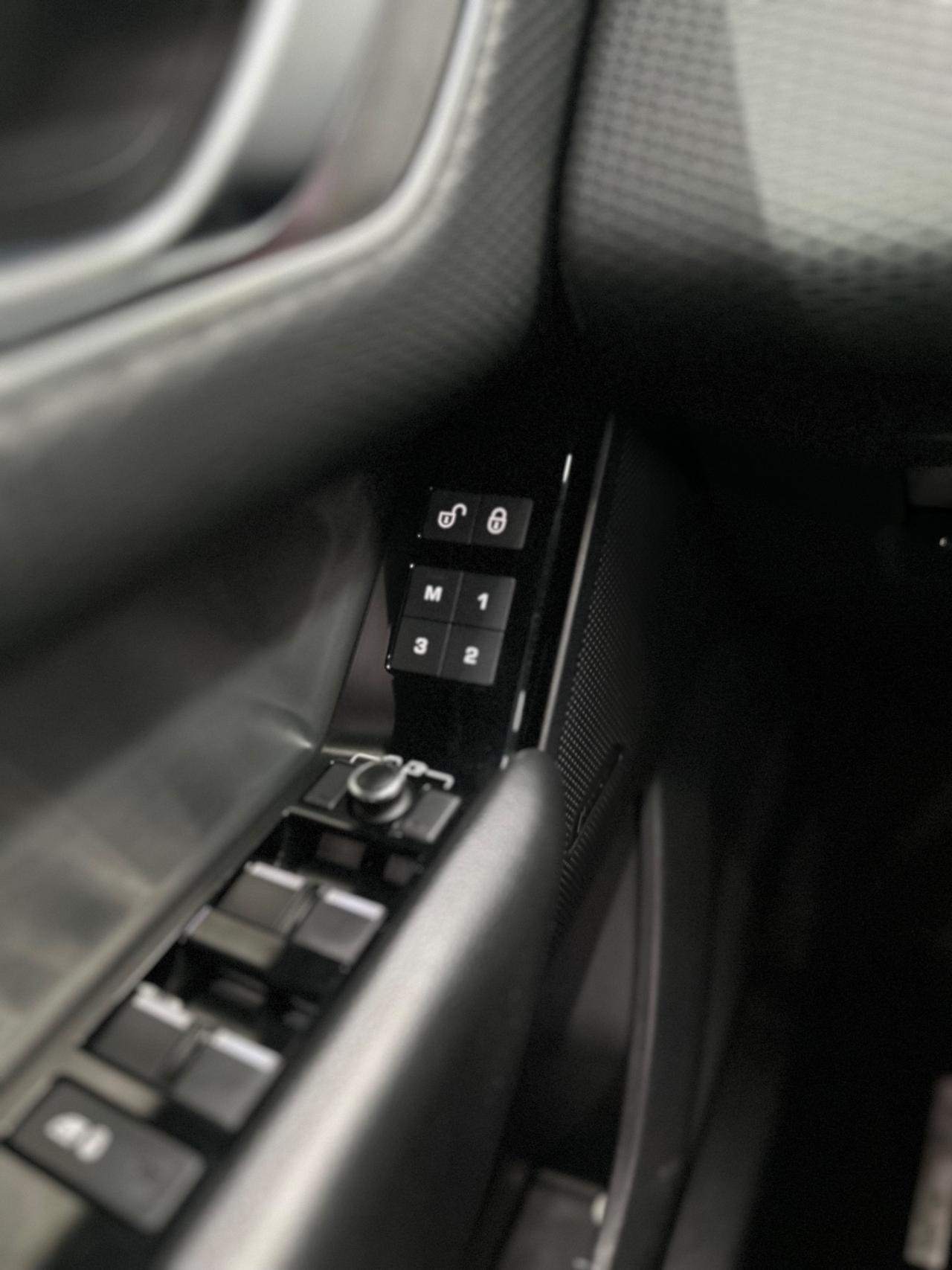 Land Rover Range Velar 2.0D I4 240 CV R-Dynamic HSE