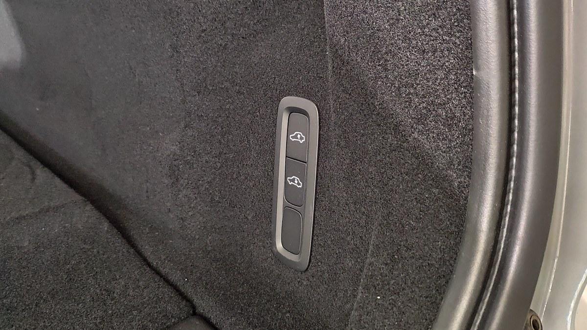 VOLVO Xc60 T8 Recharge Plug-In Hybrid Awd Aut. Ultimate Dark