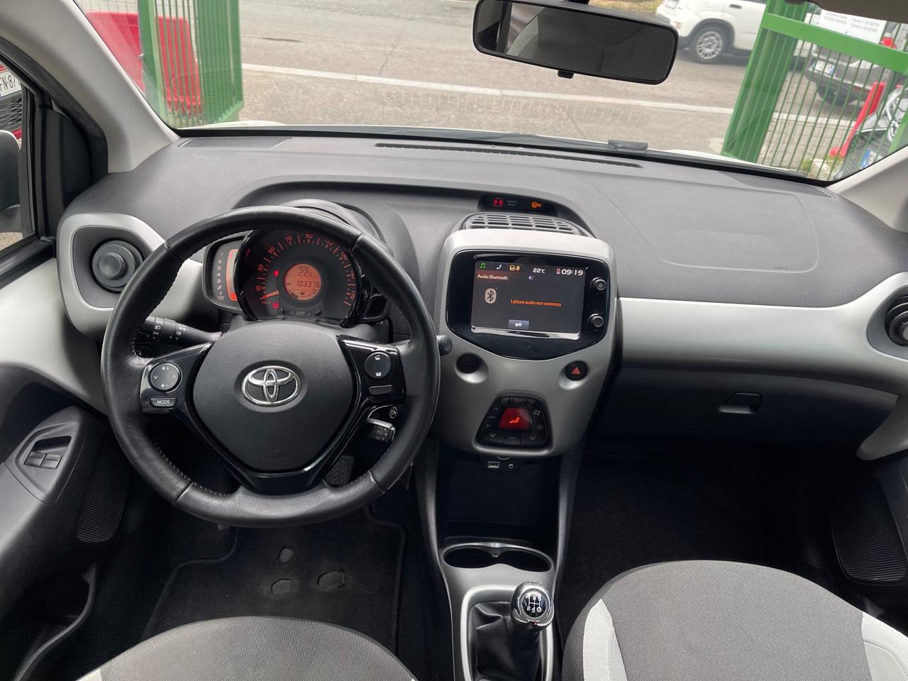 Toyota Aygo 1.0 VVT-i 69 CV 5 porte x-play