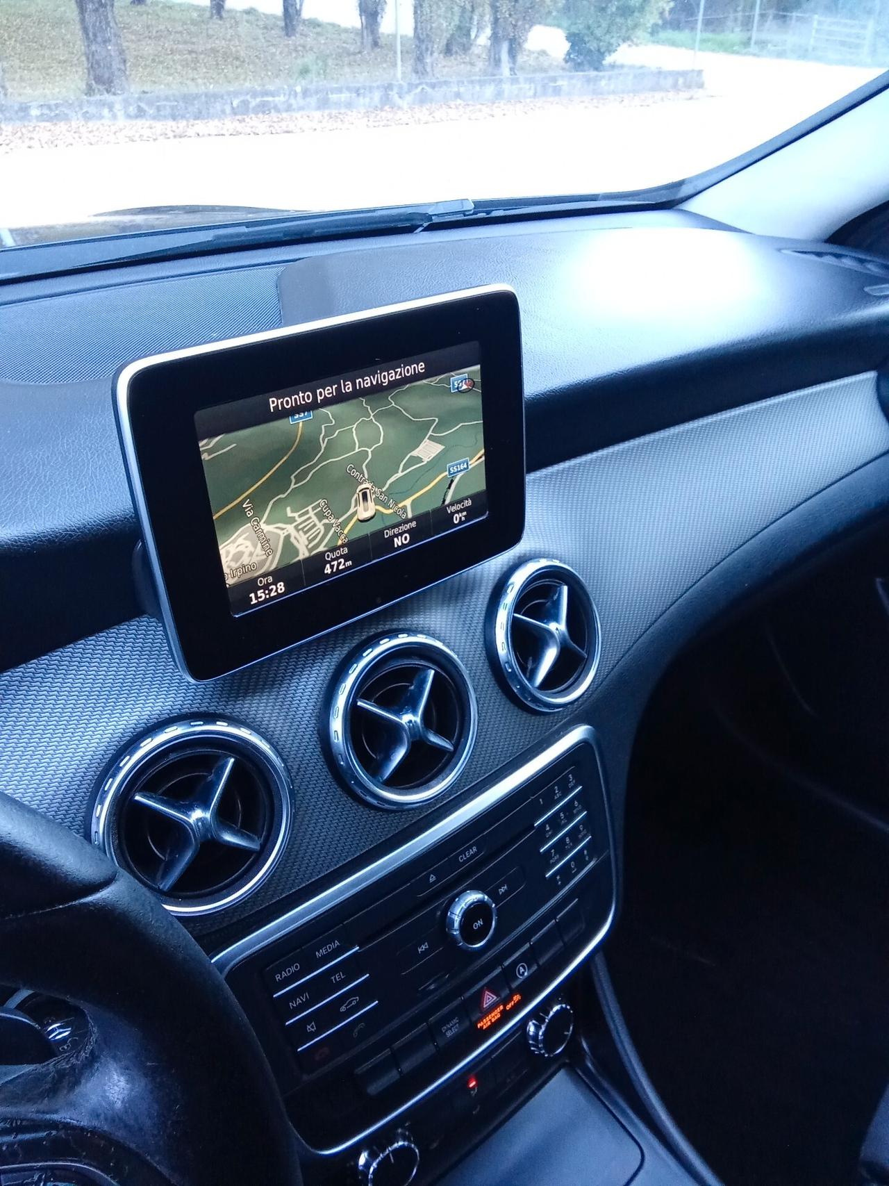 Mercedes-benz GLA 180 d 017