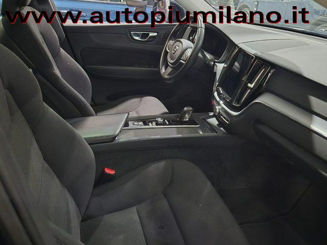 VOLVO XC60 B4 Geartronic Momentum Pro