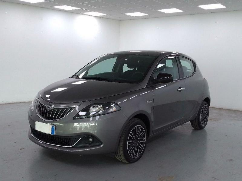 Lancia Ypsilon 1.0 firefly hybrid Gold s&s 70cv