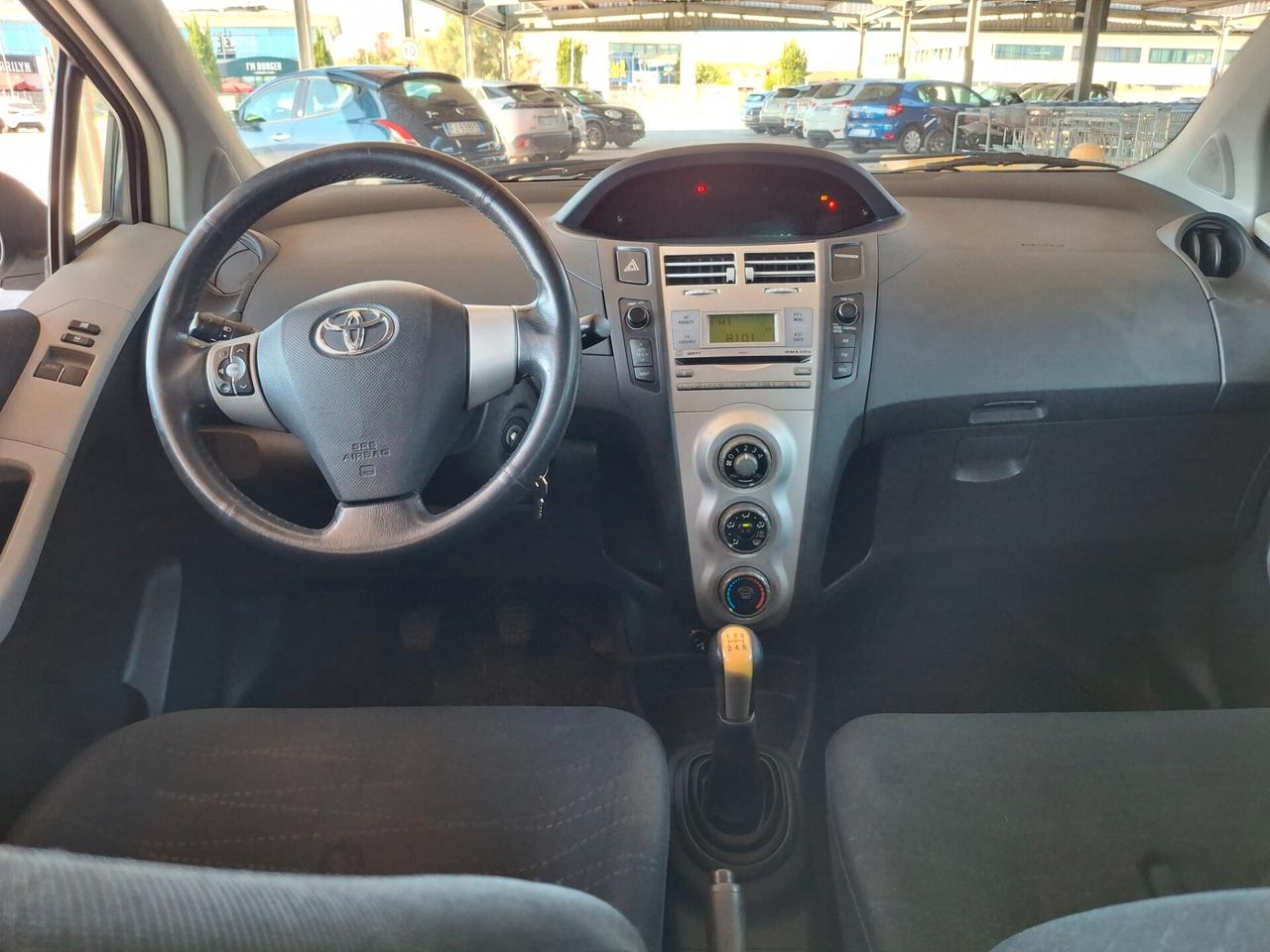 Toyota Yaris 1.3 BENZINA-OK NEOPATENTATI.