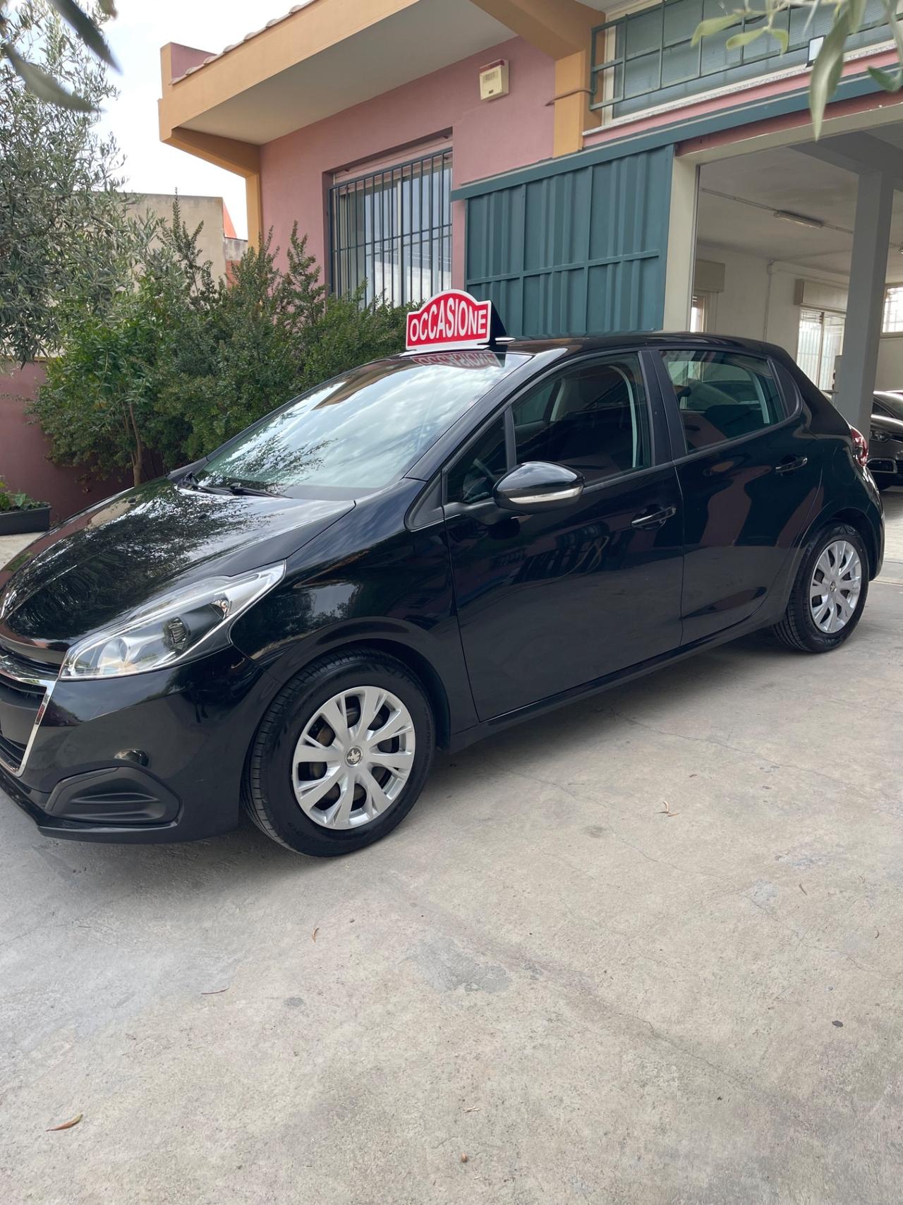 Peugeot 208 BlueHDi 75 5 porte Allure