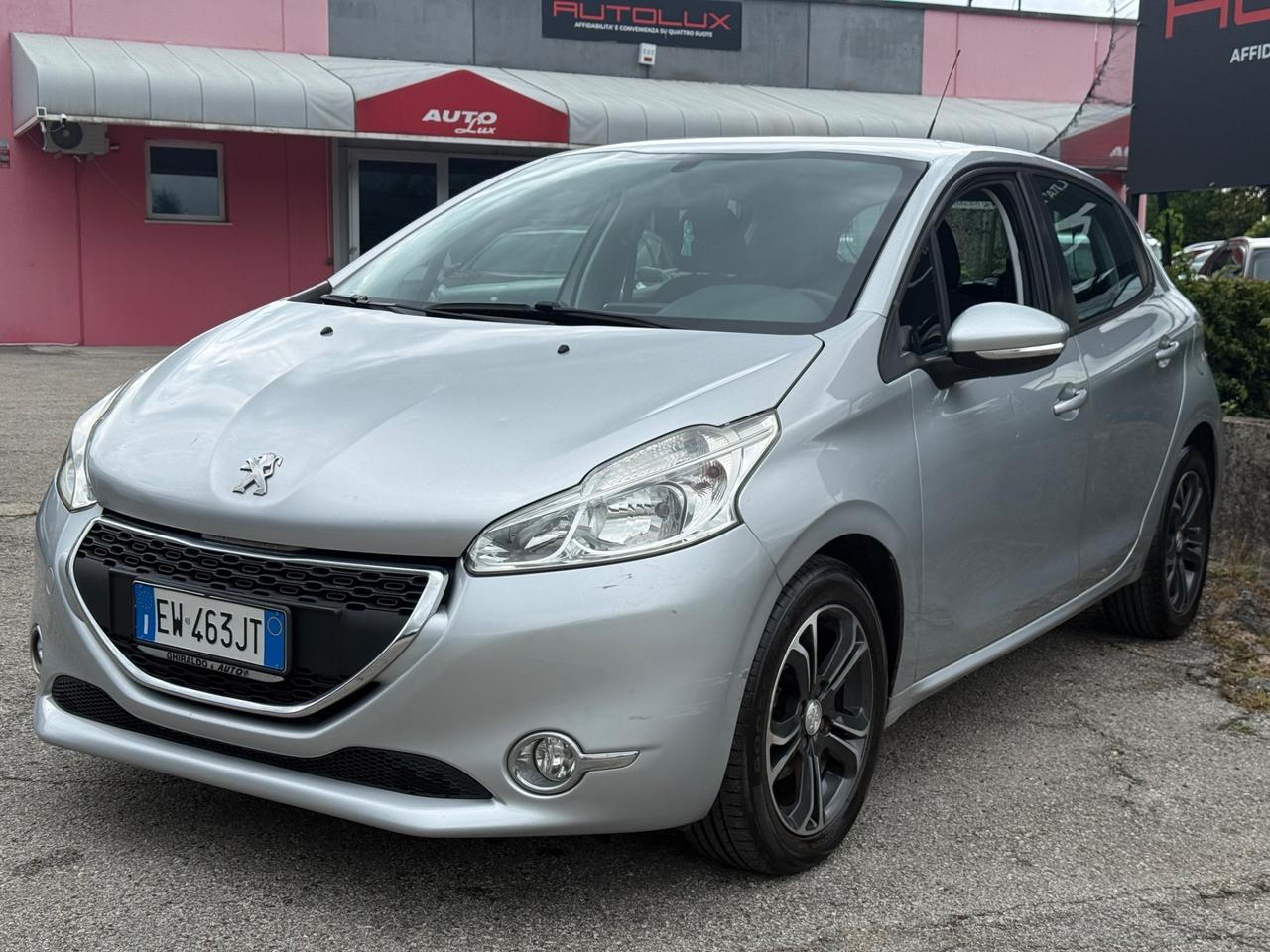 Peugeot 208 1.4 HDi 68 CV 5 porte Allure