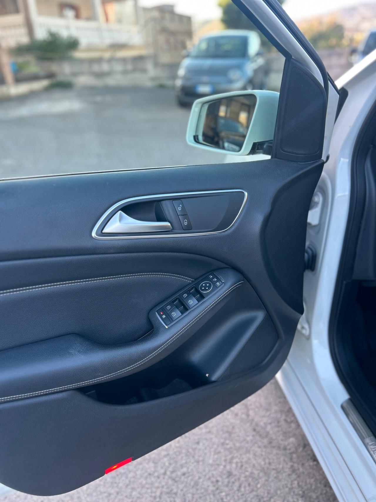 Mercedes-benz B 200 CDI BlueEFFICIENCY Premium
