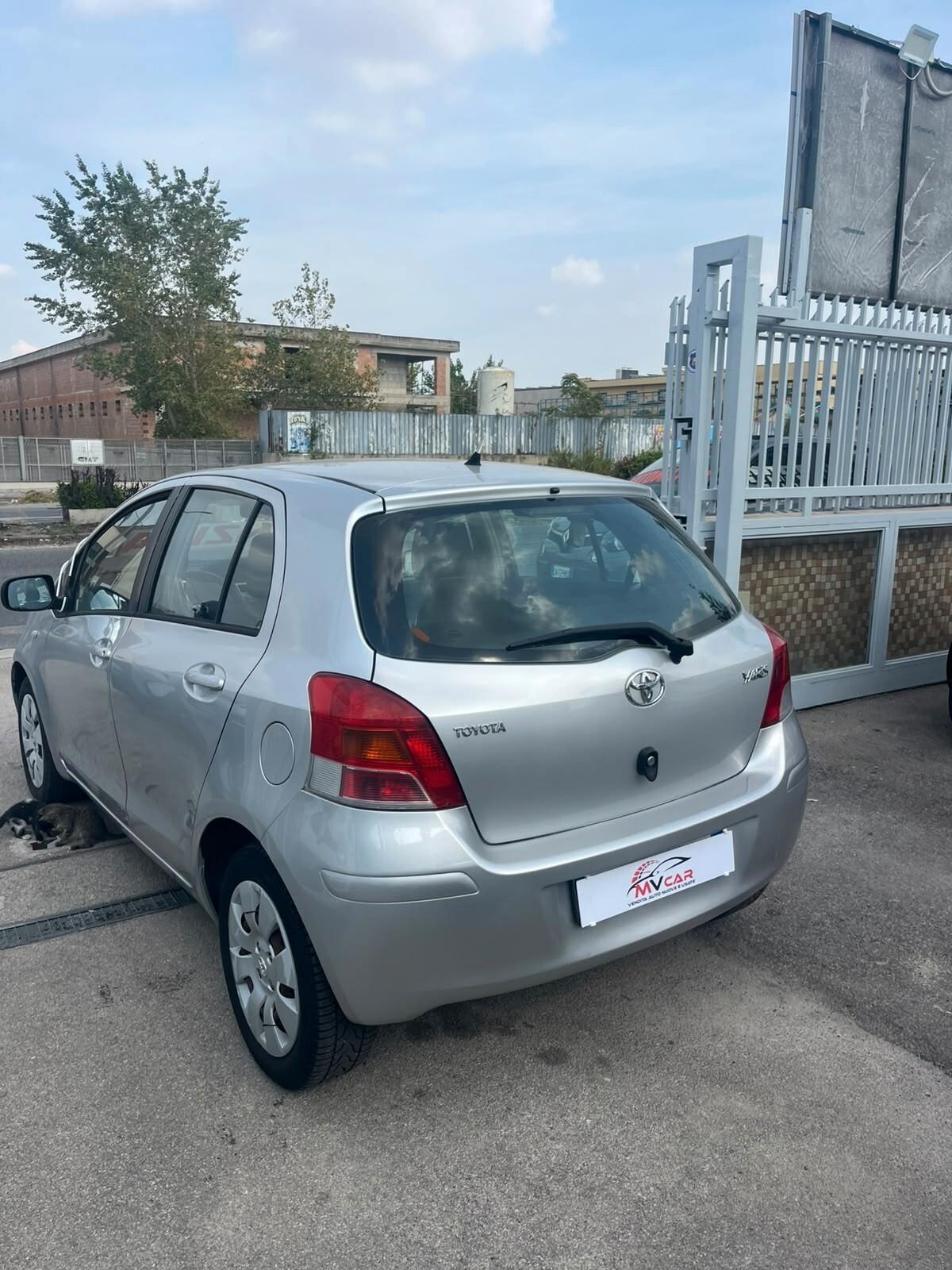 Toyota Yaris 1.0 5 porte Sol