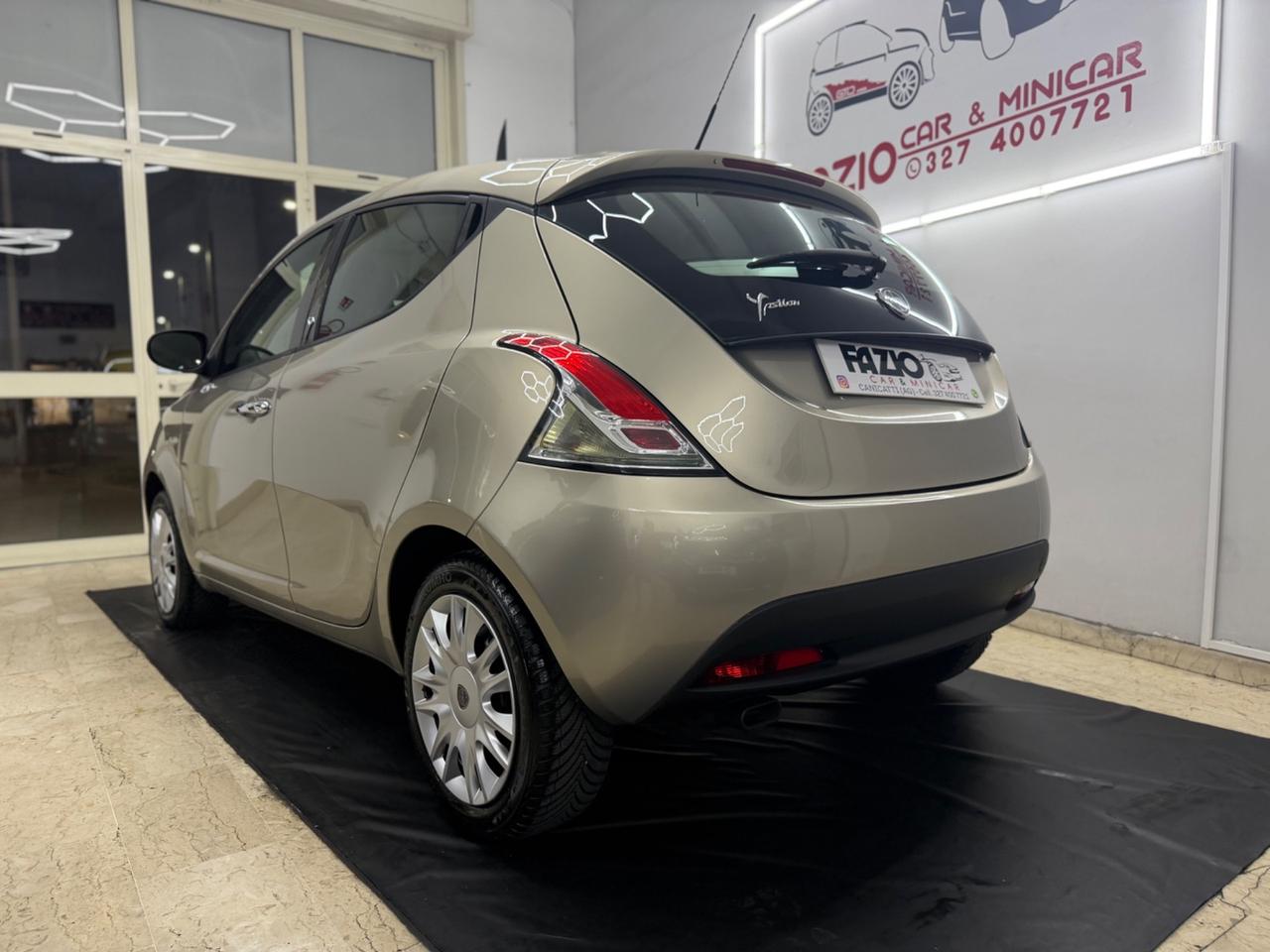 Lancia Ypsilon 1.2 69Cv