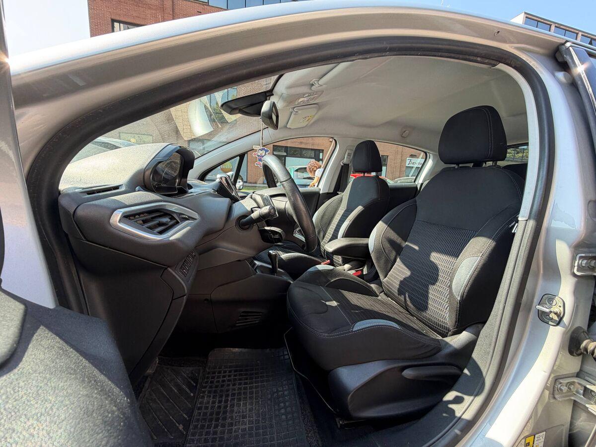 Peugeot 208 208 1.2 PT Allure s&s 5p etg5 E6