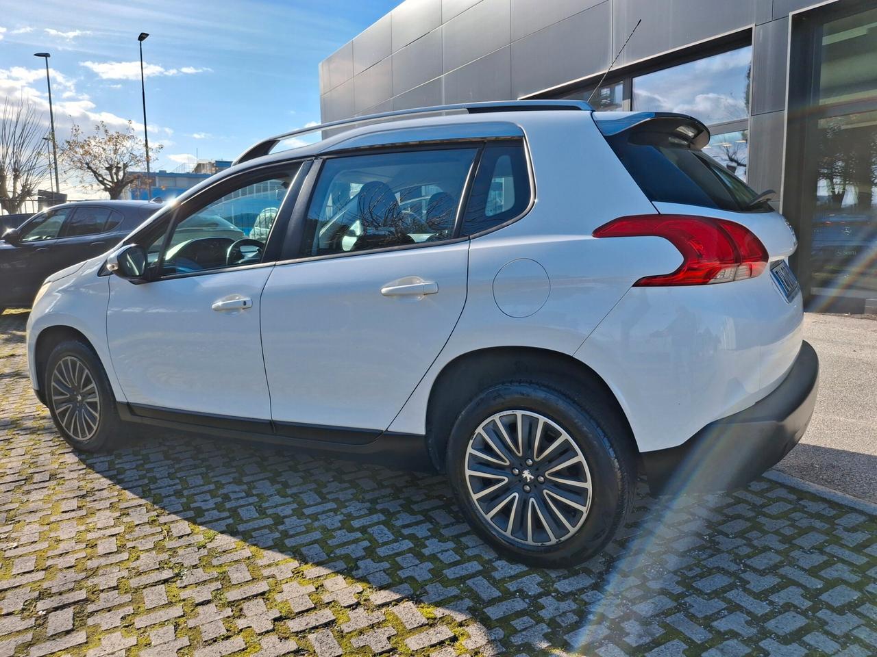 Peugeot 2008 1.6 e-HDi 92 CV Stop&Start Urban Cross