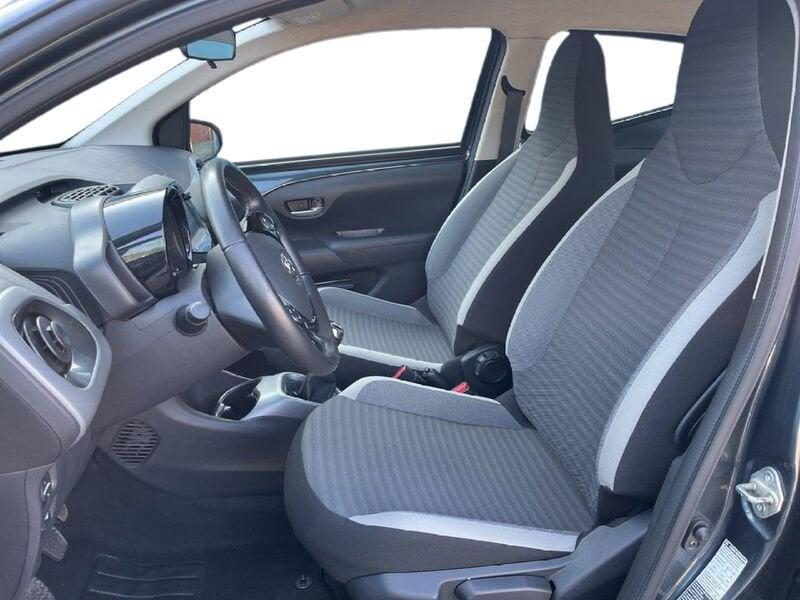Toyota Aygo II 2018 5p 5p 1.0 x-business fun 72cv