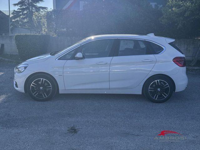 BMW 218 Serie 2 d Luxury auto - PER OPERATORI DEL SETTORE
